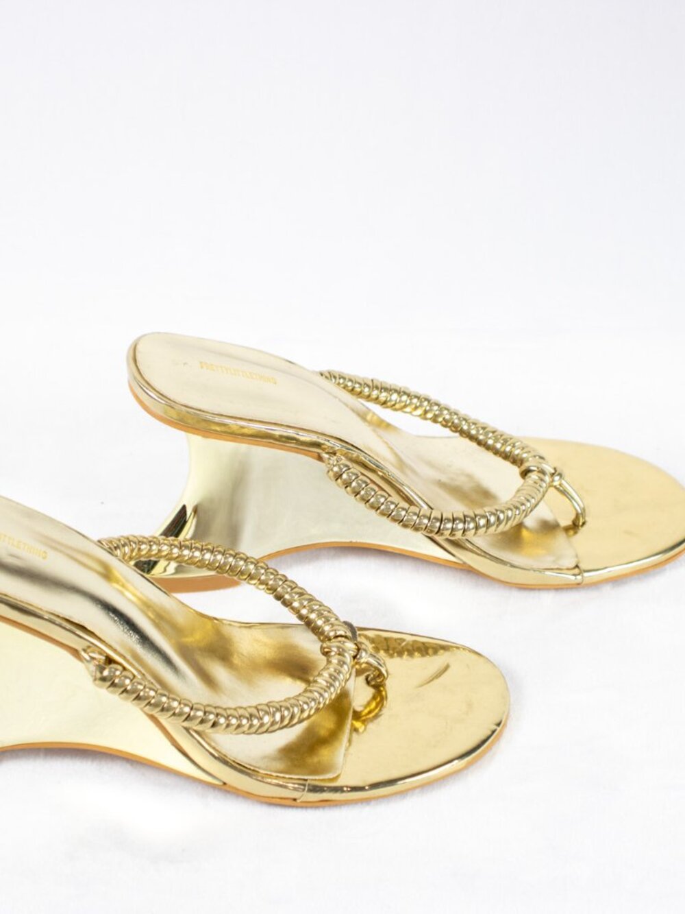 PrettyLittleThing Gold Metallic Wedge Thong Sandals Sculpted Heel Size 6